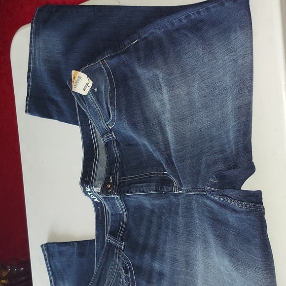NWT SIZE 22W APT 9 STRETCHY JEANS WITH JEWELS ON BACK POCKETS - Picture 2 of 7